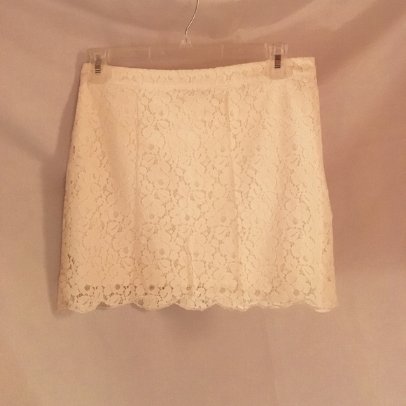 Aritzia Dresses & Skirts - Aritzia Talula cream lace skirt